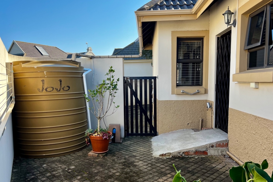 2 Bedroom Property for Sale in Blue Mountain Village Western Cape
